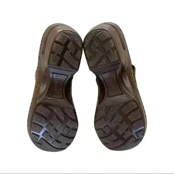 B.O.C. Born Concept nurse clog Size 6 - Picture 3 of 3